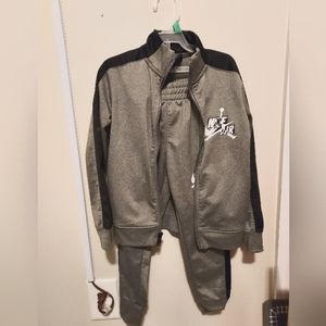 NIKE BOYS GRAY/ BLACK SUIT
